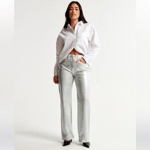 NWOT Abercrombie High Rise 90’s Relaxed Chrome Jeans. Size 27R (4R)